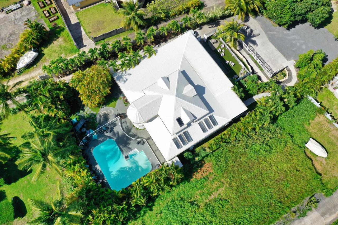 Green Lord Domaine - Lodges Piscine & Spa - Bar & Lounge - Restaurant Gastronomique Lamentin Exterior foto
