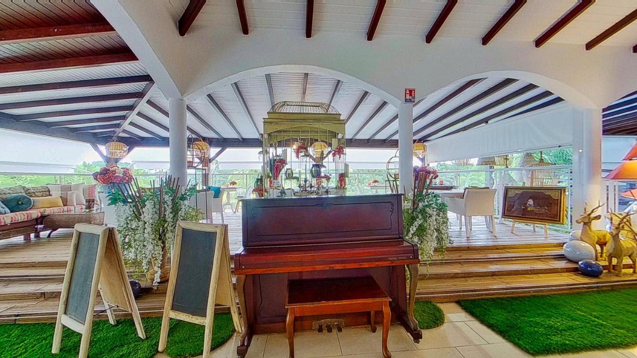 Green Lord Domaine - Lodges Piscine & Spa - Bar & Lounge - Restaurant Gastronomique Lamentin Exterior foto