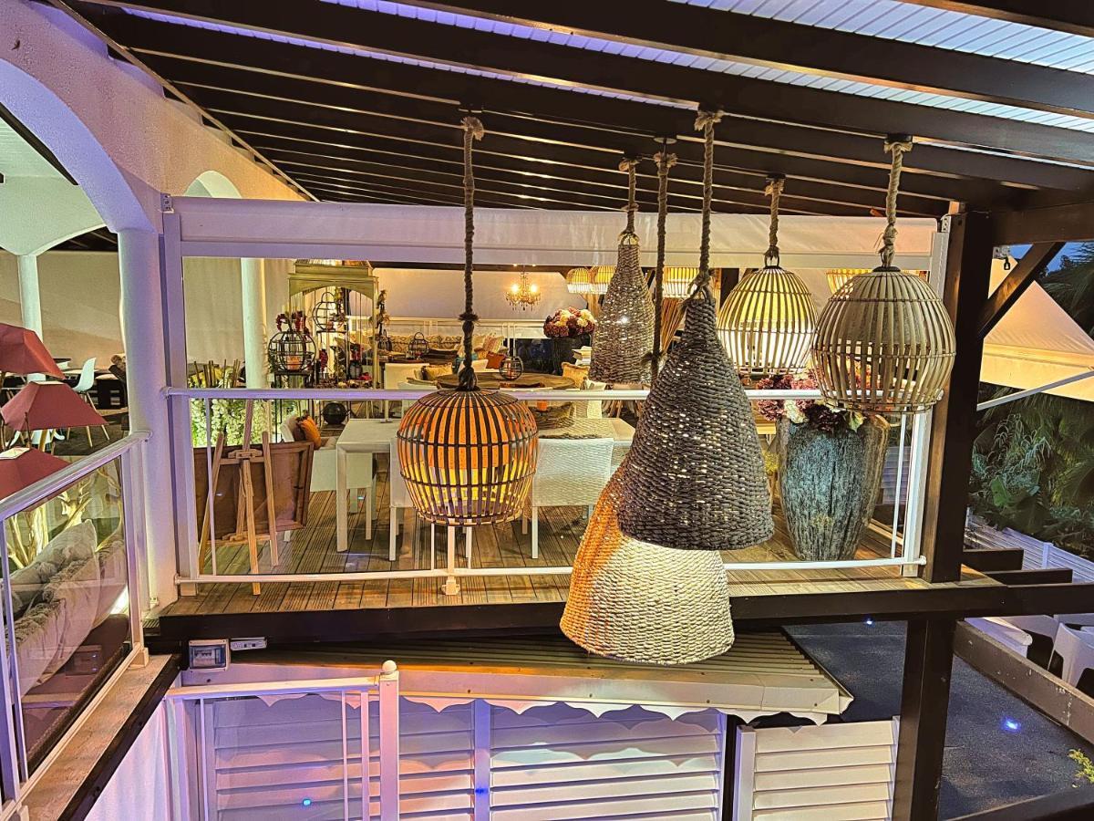 Green Lord Domaine - Lodges Piscine & Spa - Bar & Lounge - Restaurant Gastronomique Lamentin Exterior foto