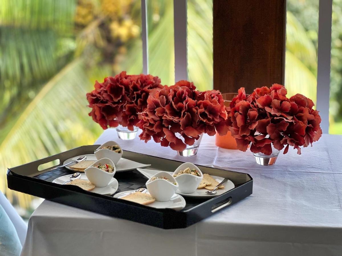 Green Lord Domaine - Lodges Piscine & Spa - Bar & Lounge - Restaurant Gastronomique Lamentin Exterior foto